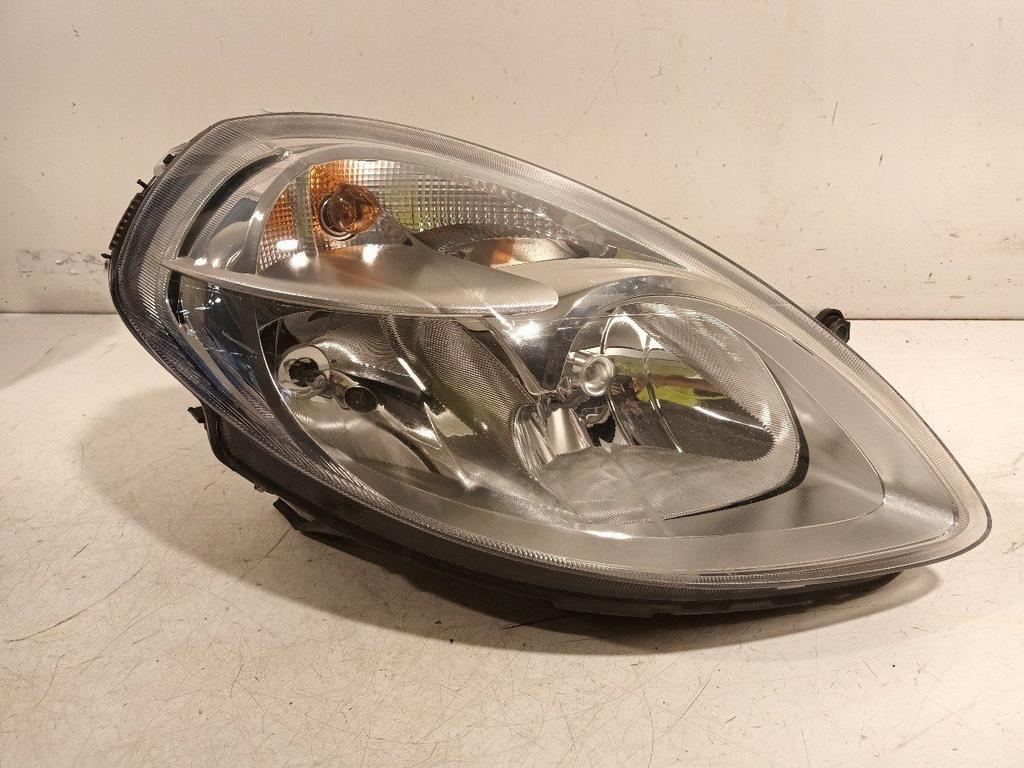 Koplamp rechts Lancia Ypsilon, Auto-onderdelen, Verlichting, Onderdelen@venauto.nl, Van der Ven Autorecycling B.V., Gebruikt, Ettenseweg 76, 4706 PB Roosendaal, The Netherlands
