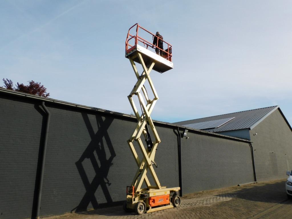 SCHAARHOOGWERKER JLG 2030ES WERKHOOGTE 7.9M DIRECT INZETBAAR, Zakelijke goederen, Machines en Bouw | Liften, Steigers en Ladders