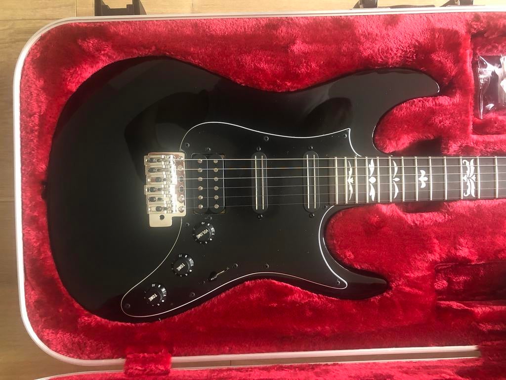 Ibanez ATZ300, Ophalen, Zo goed als nieuw, Solid body, Ibanez