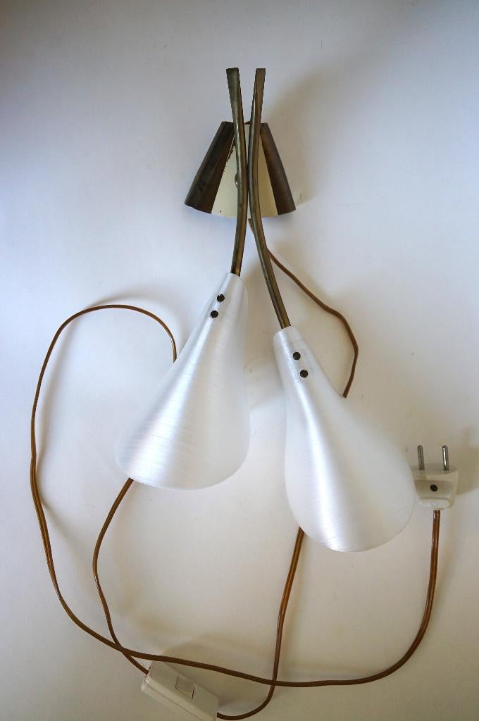 vintage 3D kunststof twee licht wandlamp messing metaal., Ophalen of Verzenden, Gebruikt, Overige materialen, Vintage
