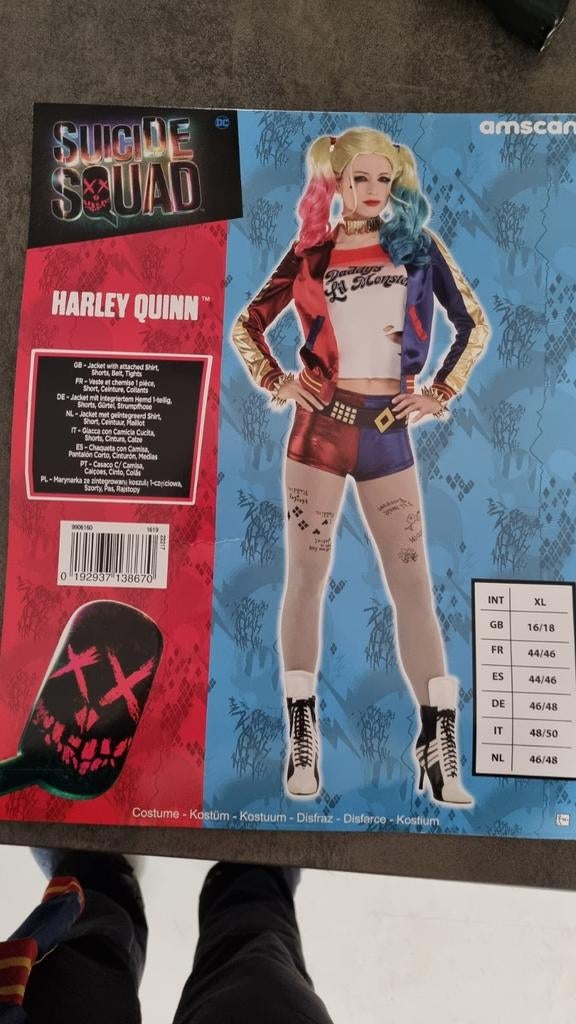 Harley Quinn Kostuum - Jasje & Broekje, Maat 38/40 (M), Ophalen of Verzenden, Zo goed als nieuw, Halloween