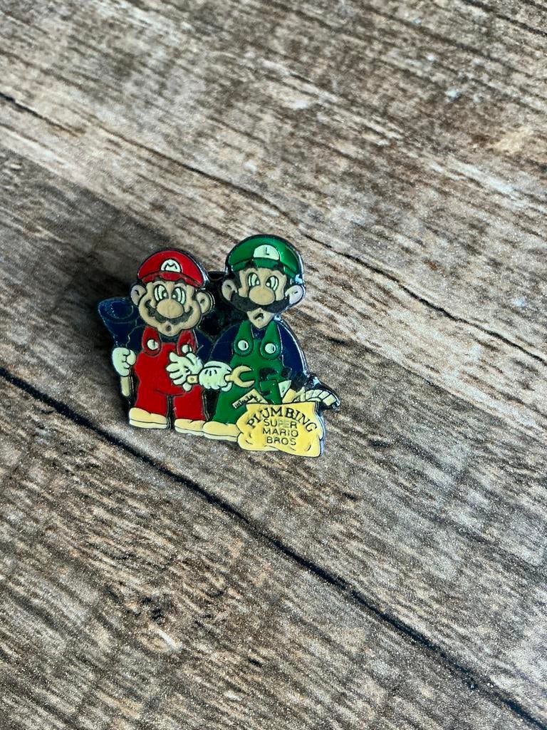 Retro Super Mario Bros Plumbing Pin, Ophalen of Verzenden, Zo goed als nieuw