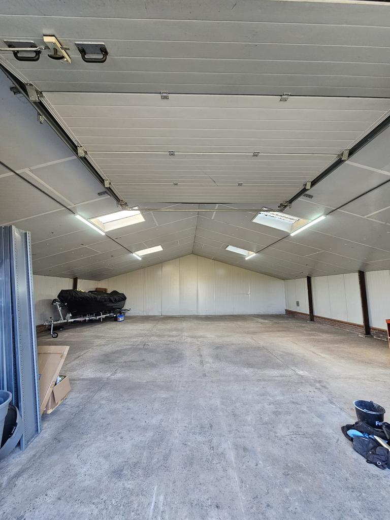 TE HUUR: stille opslagruimte (160m2) nabij Hoevelaken, 160 m², Huur, Opslag of Loods