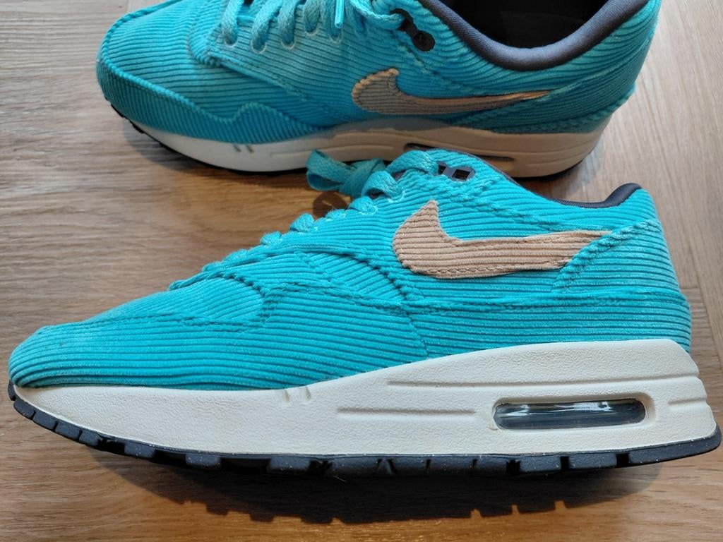 Nike Air Max 1 corduroy 38,5, Ophalen of Verzenden, Zo goed als nieuw, Sneakers of Gympen