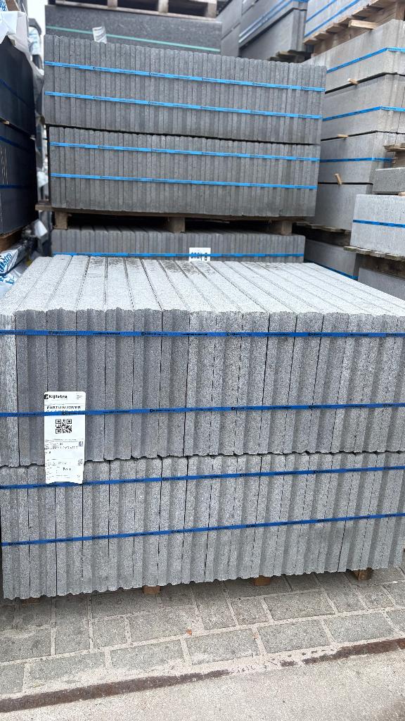 opsluitband 7x40x100 grijs afgekeurde partij, Tuin en Terras, Overige typen, Nieuw, Ophalen of Verzenden, 10 m² of meer