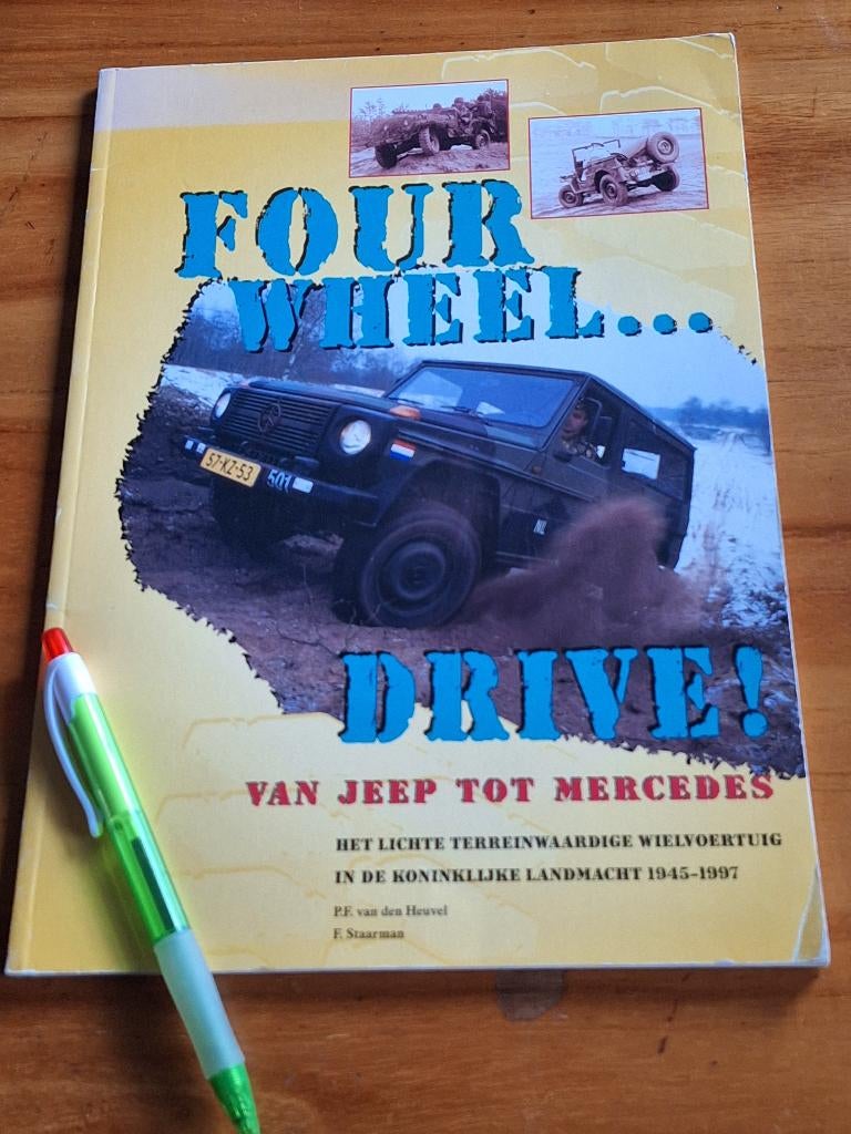 four wheel drive van jeep tot mercedes, Ophalen of Verzenden, Tweede Wereldoorlog, Gelezen, Overige onderwerpen