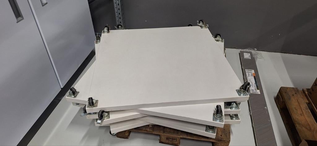 Presentatie blokken 100x100 wit met wielen, Ophalen