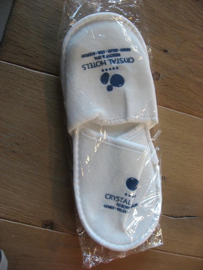 nieuwe verpakte Crystal Hotels spa slippers, 28,5 cm, Verzenden, Wit, Crystal Hotels, Nieuw