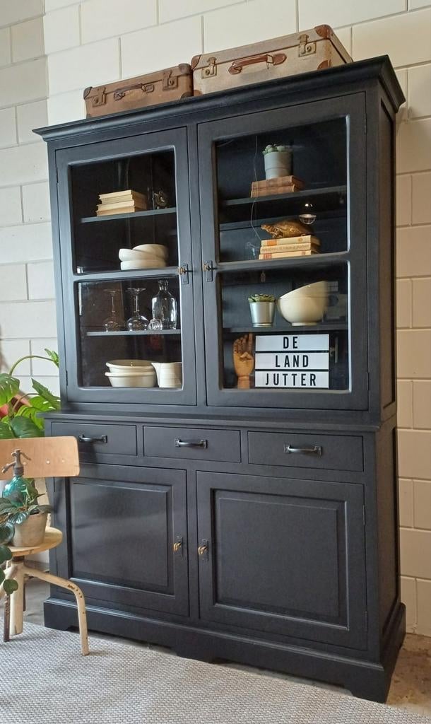 Brocante/Landelijke zwarte schoolkast, stoere buffetkast