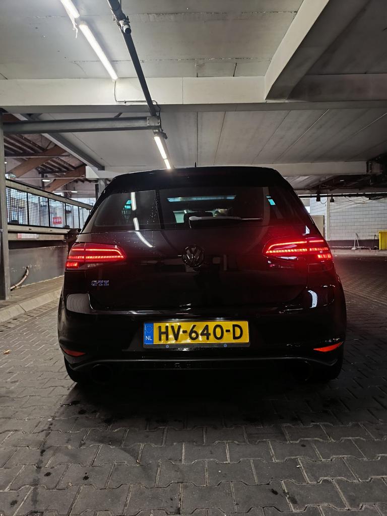 Volkswagen Golf 1.4 TSI Phev 204pk 5D DSG 2015 Zwart, Auto's, 4 cilinders, Zwart, 1395 cc, 1499 kg