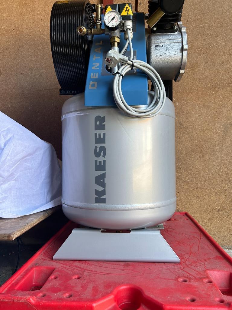 Tandtechniek, Kaeser Dental 5T compressor, dental, als nieuw, Diversen, Ophalen, Zo goed als nieuw