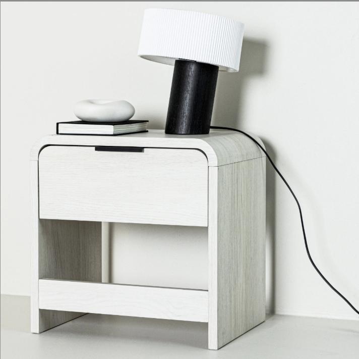 Lyngdal Zijtafel - Venture Home | New in the box, Minder dan 45 cm, Nieuw, Ophalen of Verzenden, Minder dan 55 cm