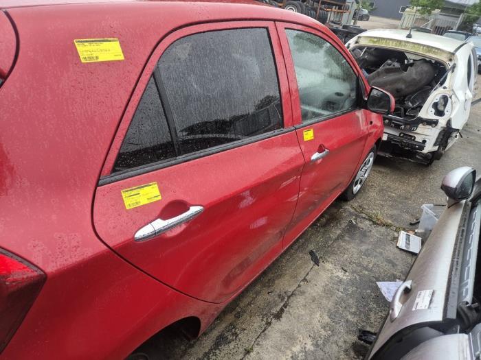 Portier 4Deurs rechts-achter van een Kia Picanto (BEG)
