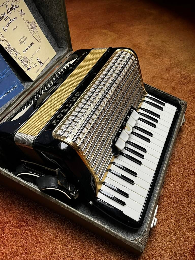 Accordeon Hohner Concerto III (3), Muziek en Instrumenten, Accordeons, Gebruikt, 72-bas, Met koffer, Hohner