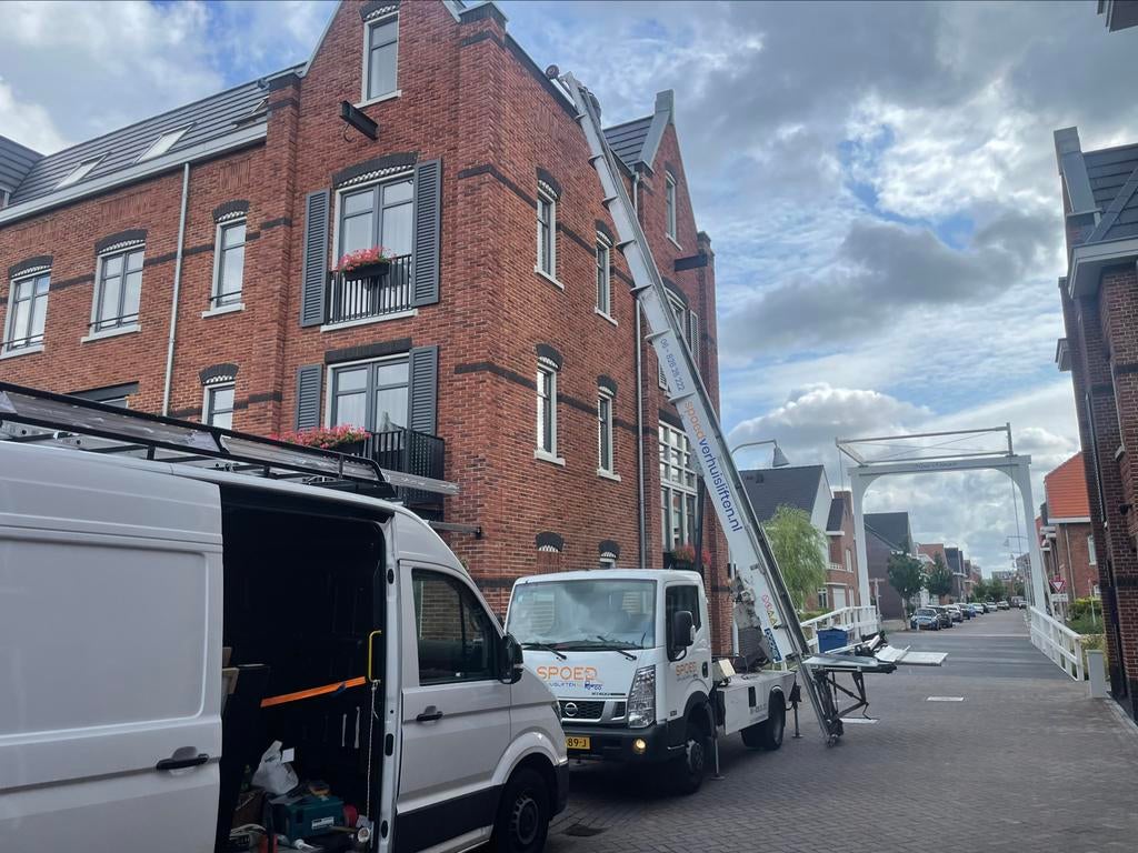 Foto 11 van Verhuislift huren | Ladderlift / Meubellift met bediening