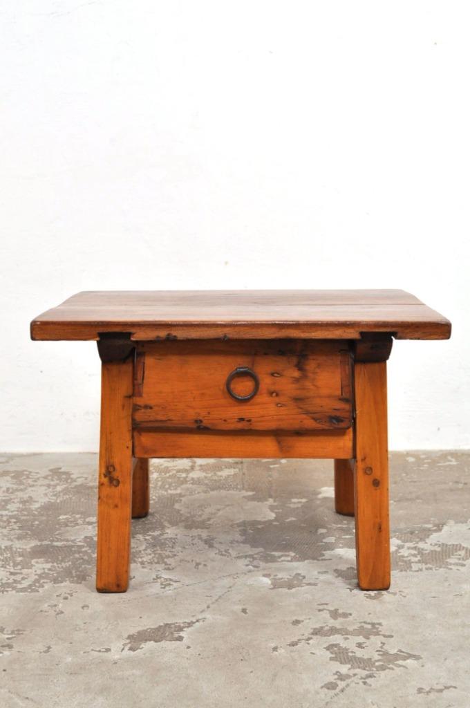 Antiek Spaans tafeltje primitive side table bijzettafel 1850, Gebruikt, Ophalen of Verzenden, 75 cm of meer, 60 cm of meer