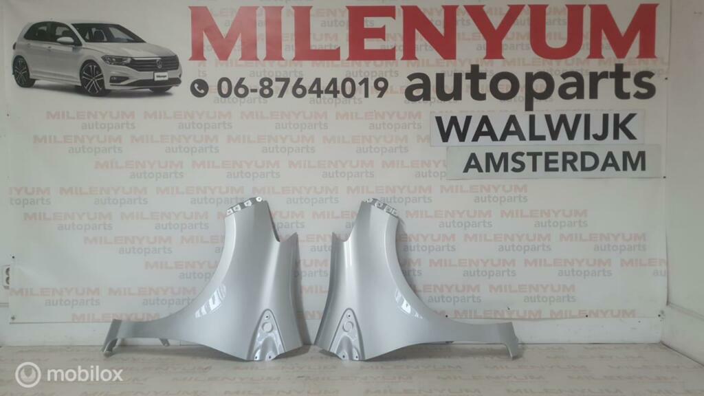 TOYOTA YARIS LINKER/RECHTER SCHERM (2011-2020) 1F7, Nieuw, Ophalen of Verzenden