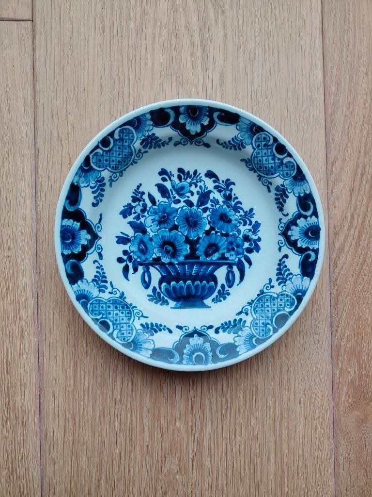 Delfts blauw bord (2x) - Oud Delft, Antiek en Kunst, Antiek | Keramiek en Aardewerk, Ophalen of Verzenden