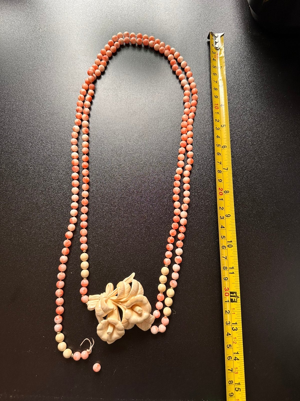 Vintage Angel Skin koraal ketting met handgesneden bloem, Ophalen of Verzenden, Gebruikt