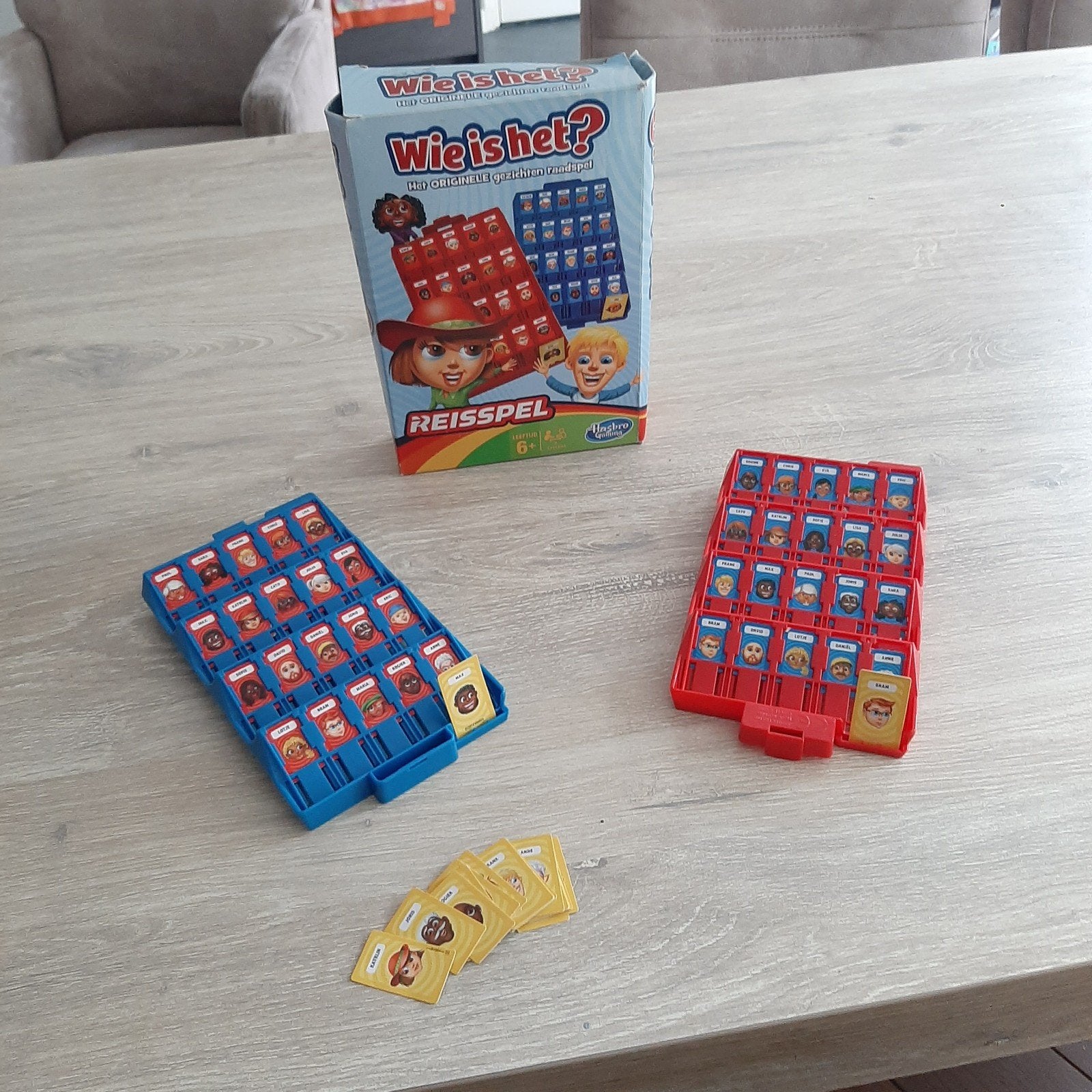 Wie is het? Reisspel - Gebruikt, Hobby en Vrije tijd, Gebruikt, Een of twee spelers, Ophalen of Verzenden, Hasbro