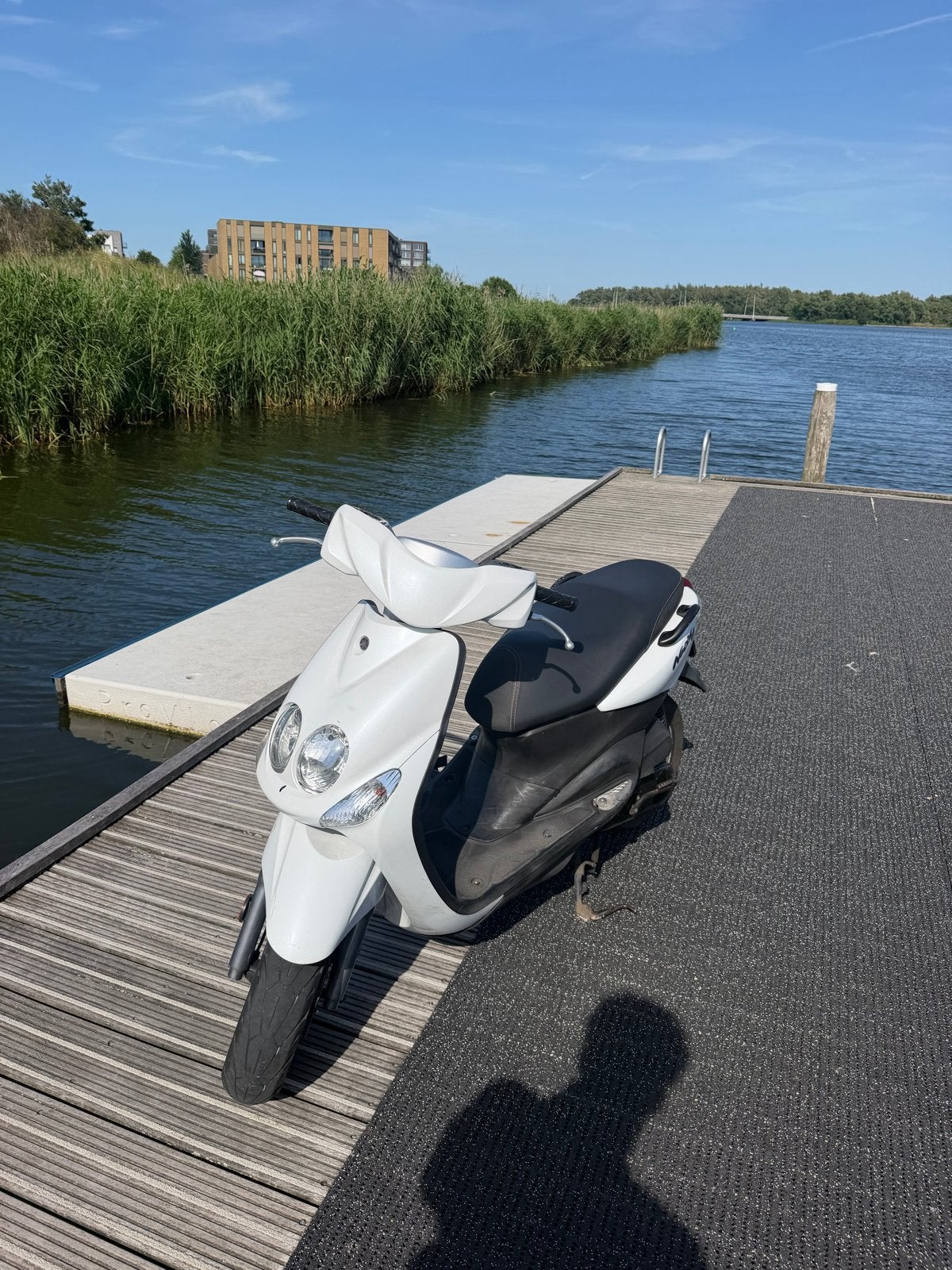 Yamaha Neos 4-takt 2017 scooter - Wit, Fietsen en Brommers, Snorfietsen en Snorscooters, Ophalen of Verzenden, Gebruikt, Benzine