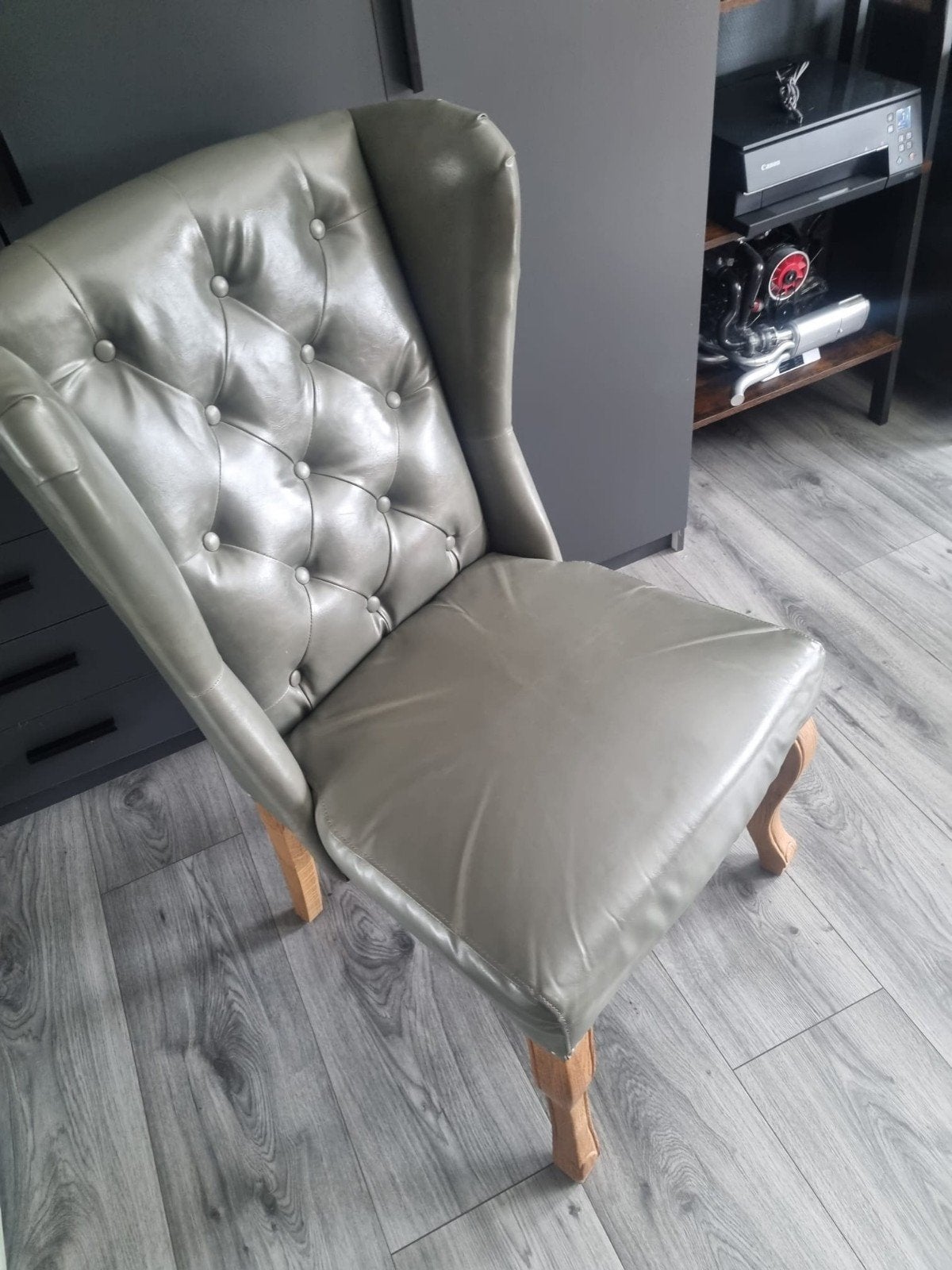 Stijlvolle stoel, ideaal voor slaapkamer of bureau, Huis en Inrichting, Stoelen, Overige kleuren, Zo goed als nieuw, Klassiek, Chique