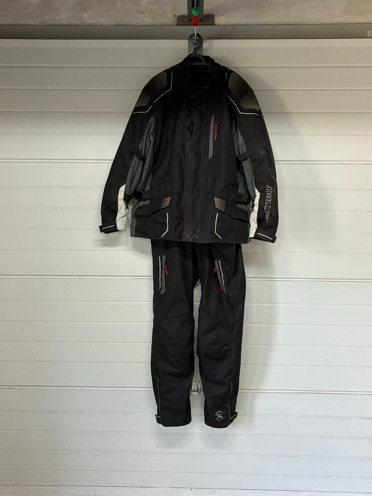 Motorpak (jas + broek) maat 58 + helm en handschoenen, Kleding | Heren, Ophalen of Verzenden, Zo goed als nieuw