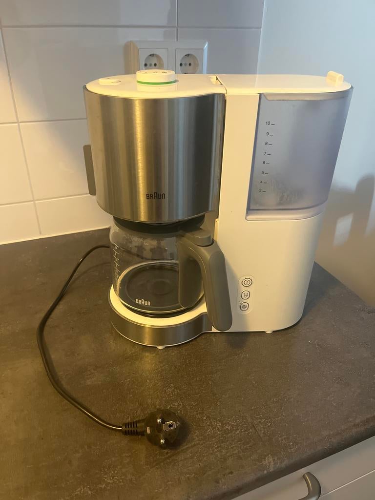 Braun Koffiezetapparaat - Wit/RVS - Goede staat, Ophalen, Afneembaar waterreservoir, 10 kopjes of meer, Koffiemachine