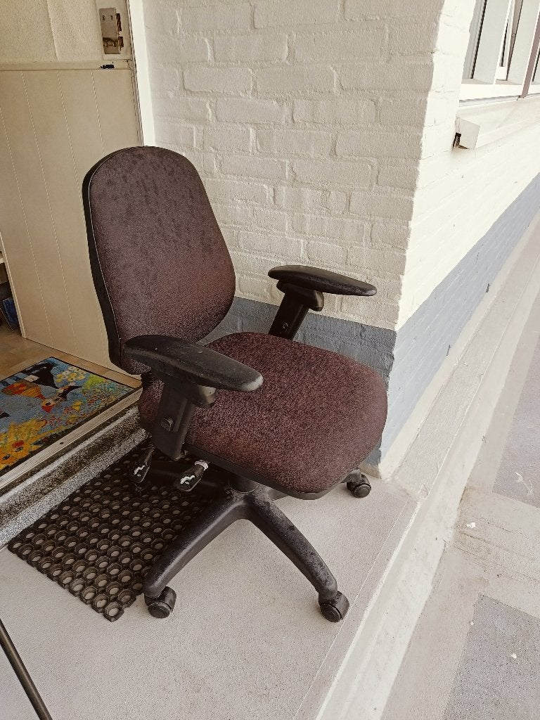 Gebruikte Bureaustoel - zwart Ergonomisch, Ophalen, Gebruikt, Zwart, Bureaustoel