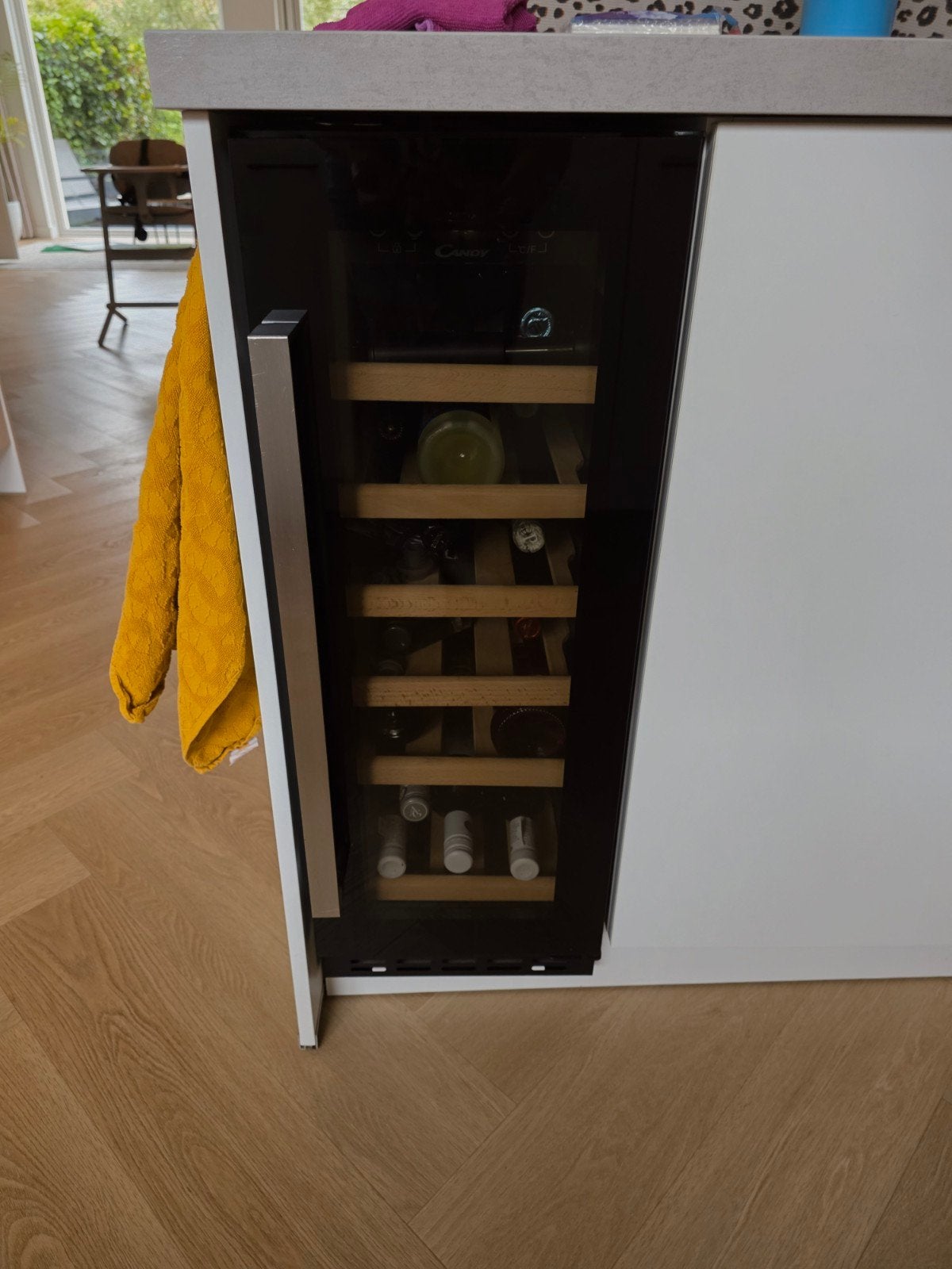 Candy CCVB30 Wijnkoelkast - Zo goed als nieuw, Witgoed en Apparatuur, Koelkasten en IJskasten, Ophalen, Zonder vriesvak, Minder dan 85 cm