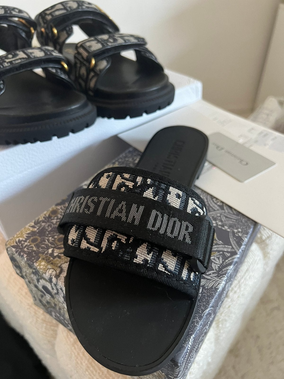 Slippers, Ophalen of Verzenden, Zo goed als nieuw