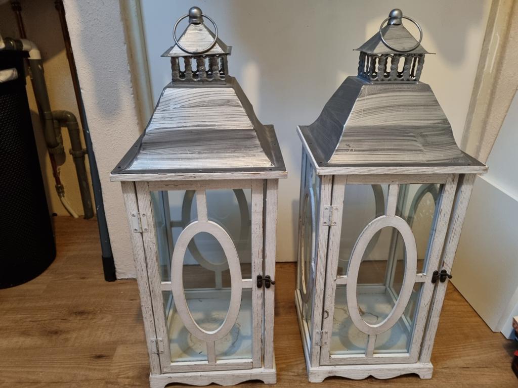 2 mooie lantaarns aangeboden, Huis en Inrichting, 25 tot 50 cm, Wit, Ophalen of Verzenden, Zo goed als nieuw