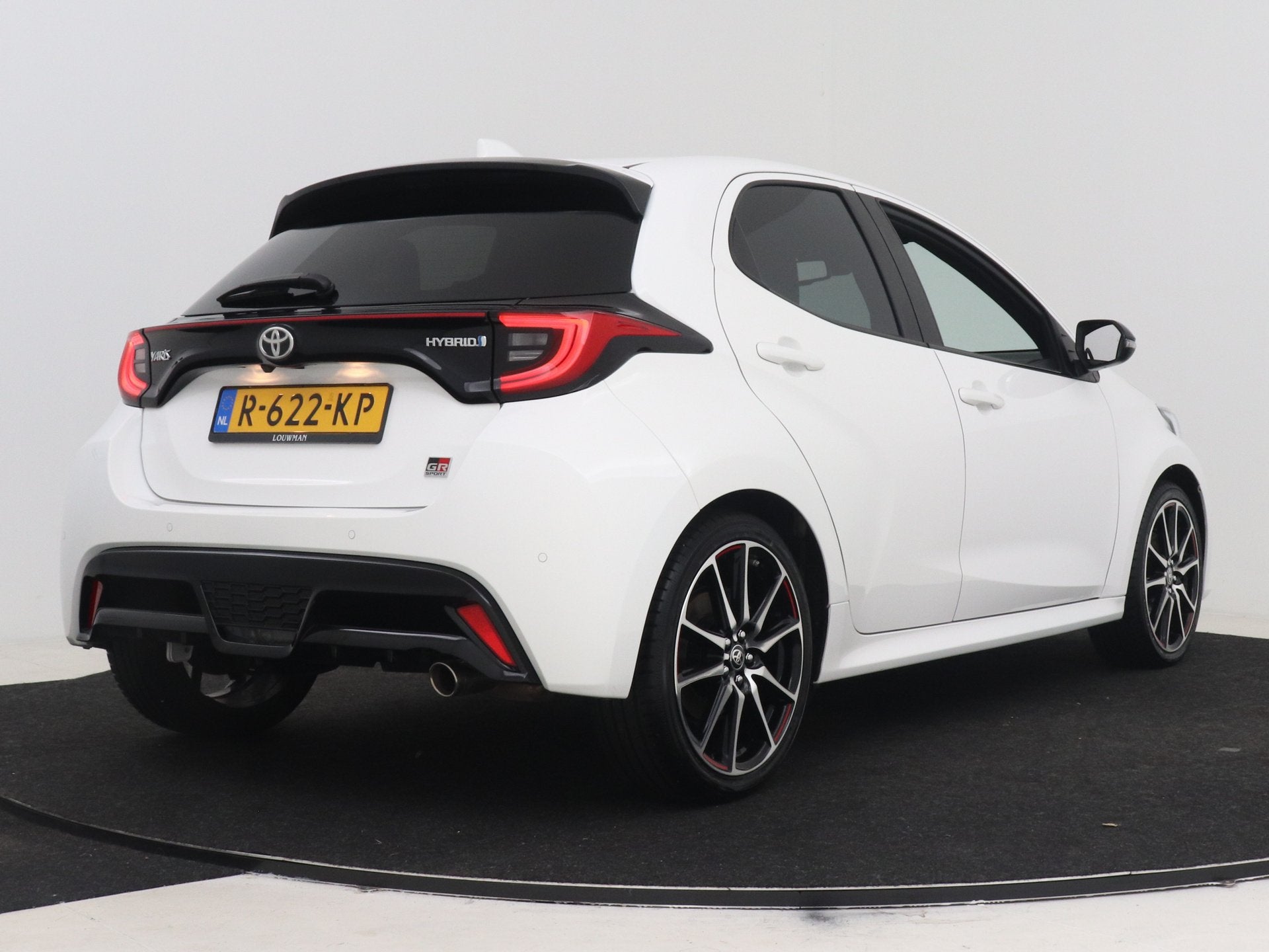 Toyota Yaris 1.5 Hybrid GR Sport Buy N Drive (bj 2022), 450 kg, Gebruikt, Bedrijf, Hybride Elektrisch/Benzine