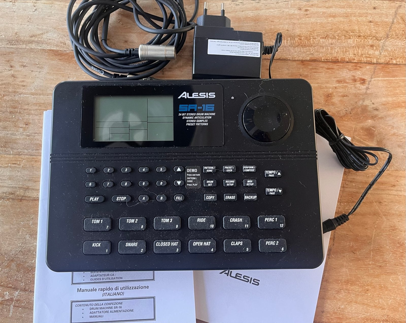 Alesis SR-16 drumcomputer - Zo goed als nieuw, Muziek en Instrumenten, Ophalen of Verzenden, Zo goed als nieuw, Overige merken