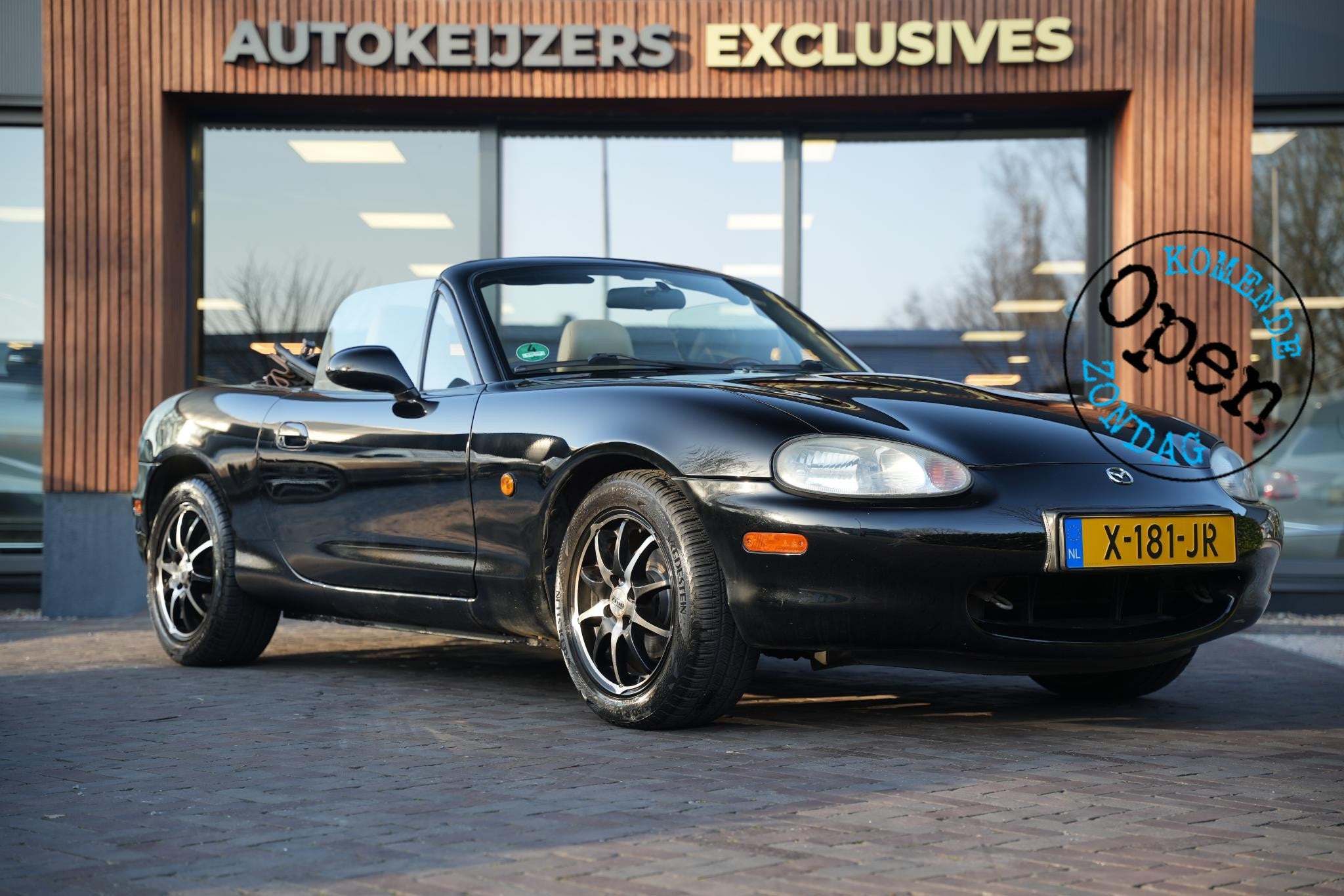 Mazda MX-5 1.6i Elektr. Ramen Leer Nardi Nette Staat!, Auto's, Mazda, 4 cilinders, Cabriolet, Zwart, Bedrijf
