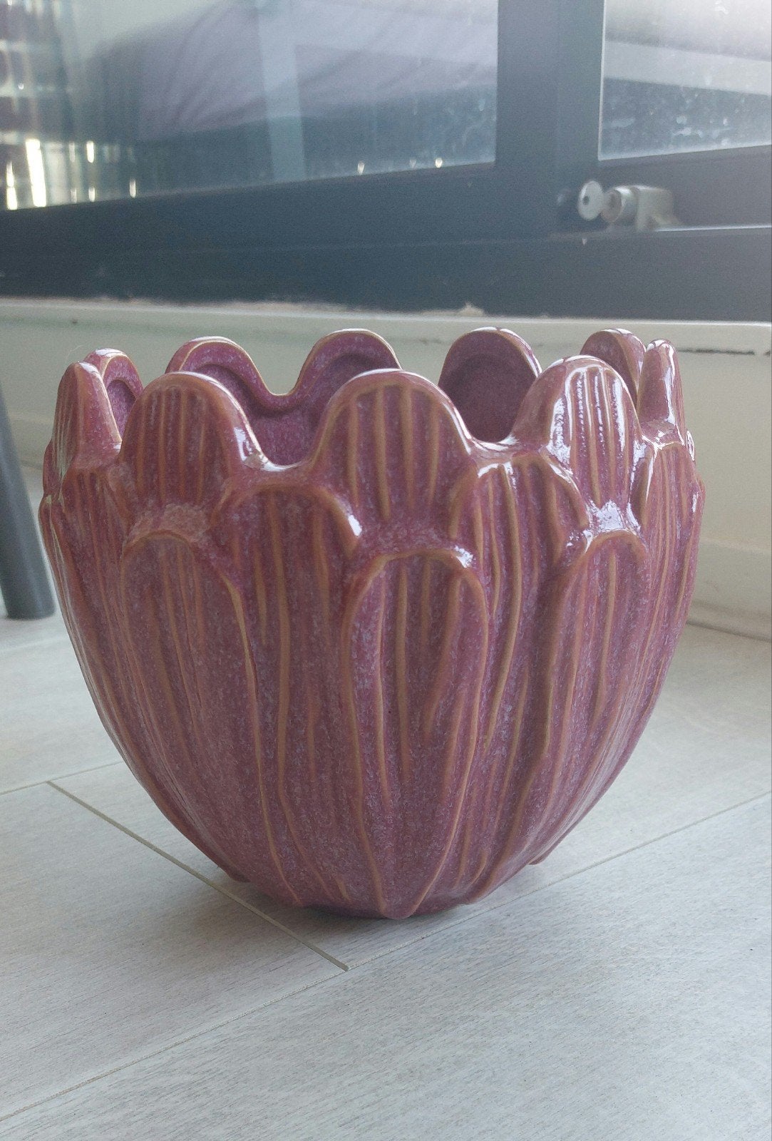 Roze bloempot in bloemvorm - 16cm hoog, 14cm diameter, Tuin en Terras, Bloempotten, Ophalen, Gebruikt, Binnen, Overige vormen