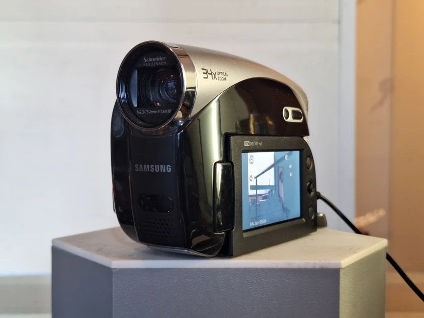 Samsung DVD Camcorder VP-DX100 - Compacte DVD-camera, Dvd, 20x of meer, Ophalen of Verzenden, Zo goed als nieuw