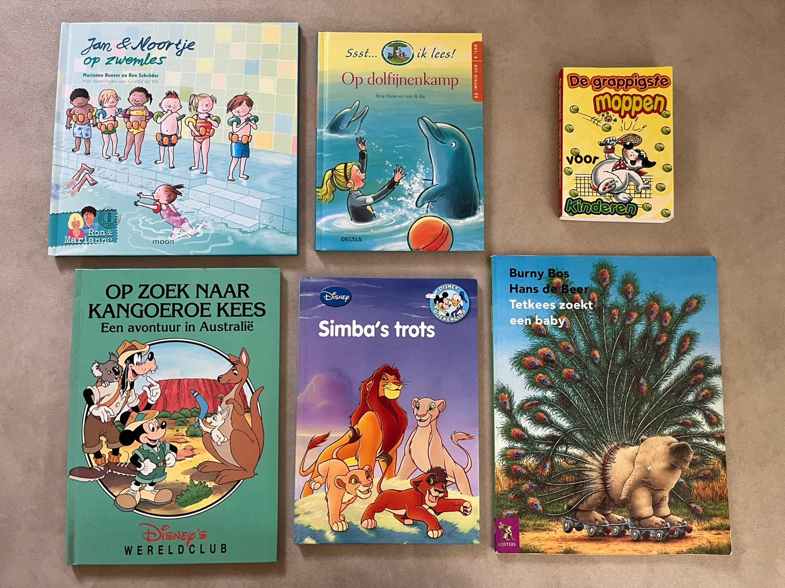 6 boeken met oa Disney, zwemles, dolfijnenkamp, Ophalen of Verzenden, Gelezen, Fictie algemeen