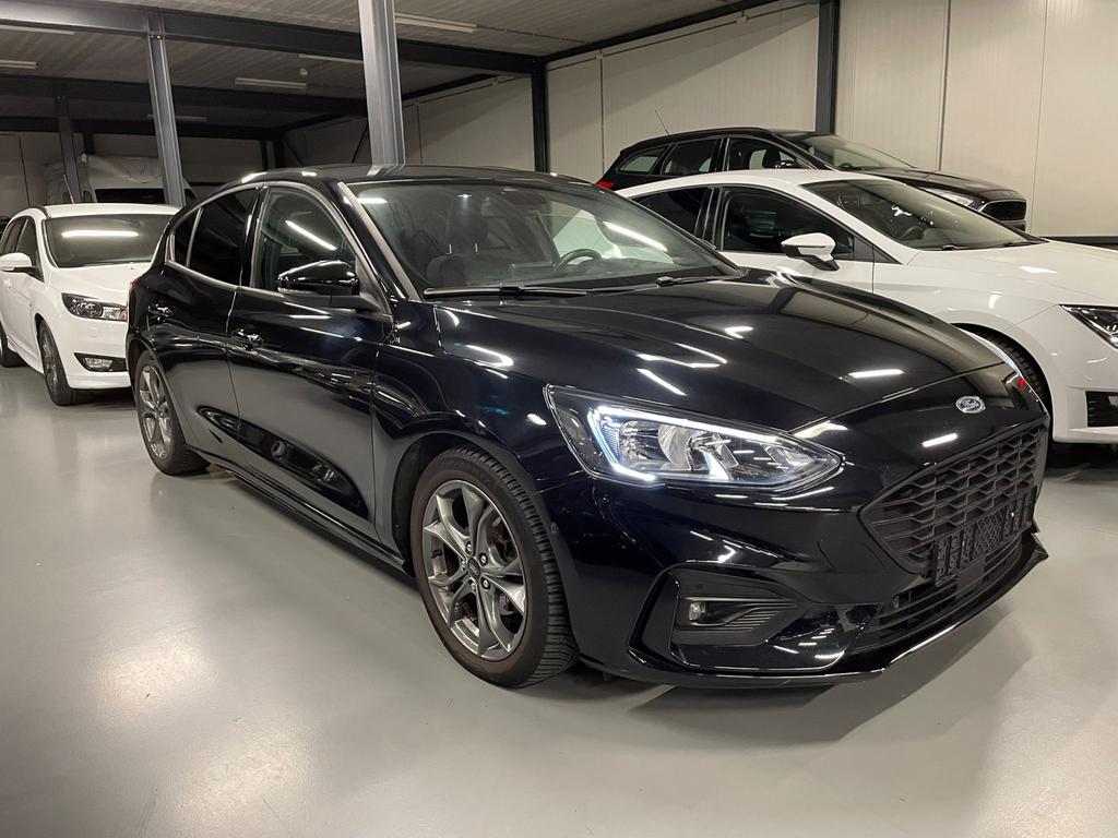 Ford Focus 1.0 Ecoboost 125pk 2018 Zwart, Zwart, Zwart, Handgeschakeld, Particulier
