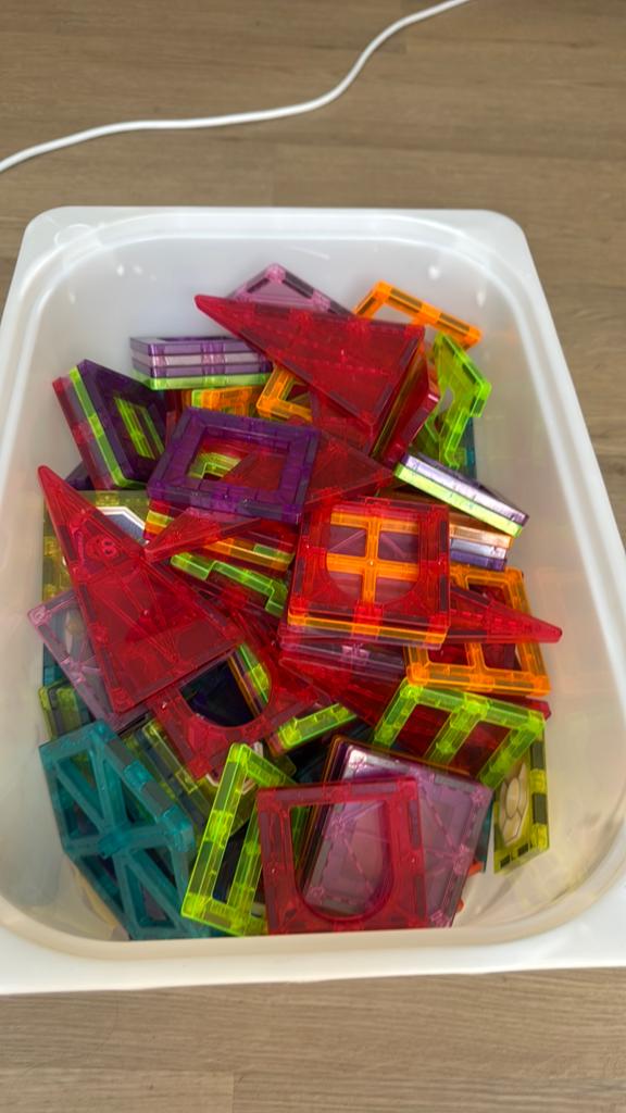 Magnetische bouwstenen, Ophalen of Verzenden, Zo goed als nieuw