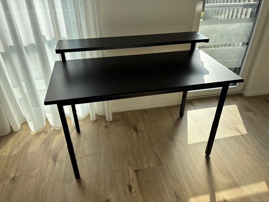 Ikea UTVISNING gaming bureau zwart, Ophalen, Zo goed als nieuw