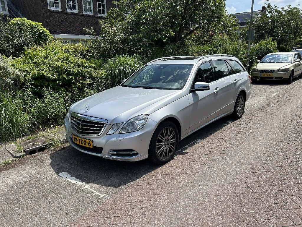 Mercedes E-Klasse Estate E350 CGI 4MATIC - 2010 - 191907 km, Auto's, Automaat, Euro 5, Stof, Zwart