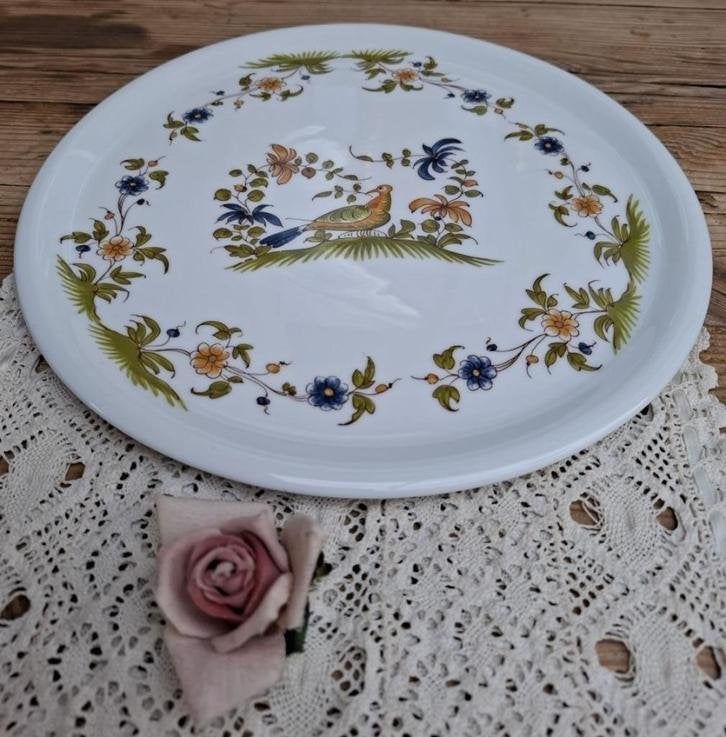 Franse replica Moustiers taartschaal met vogel en bloemen, Gebruikt, -, -, Ophalen of Verzenden