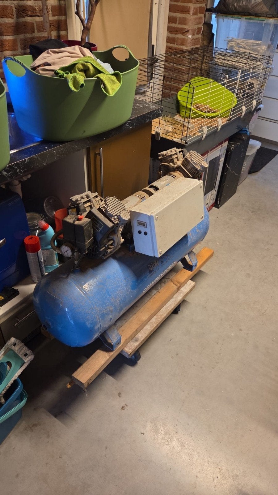 12V compressor van het merk Airhouse, model BFT12-100-30, Ophalen, Gebruikt