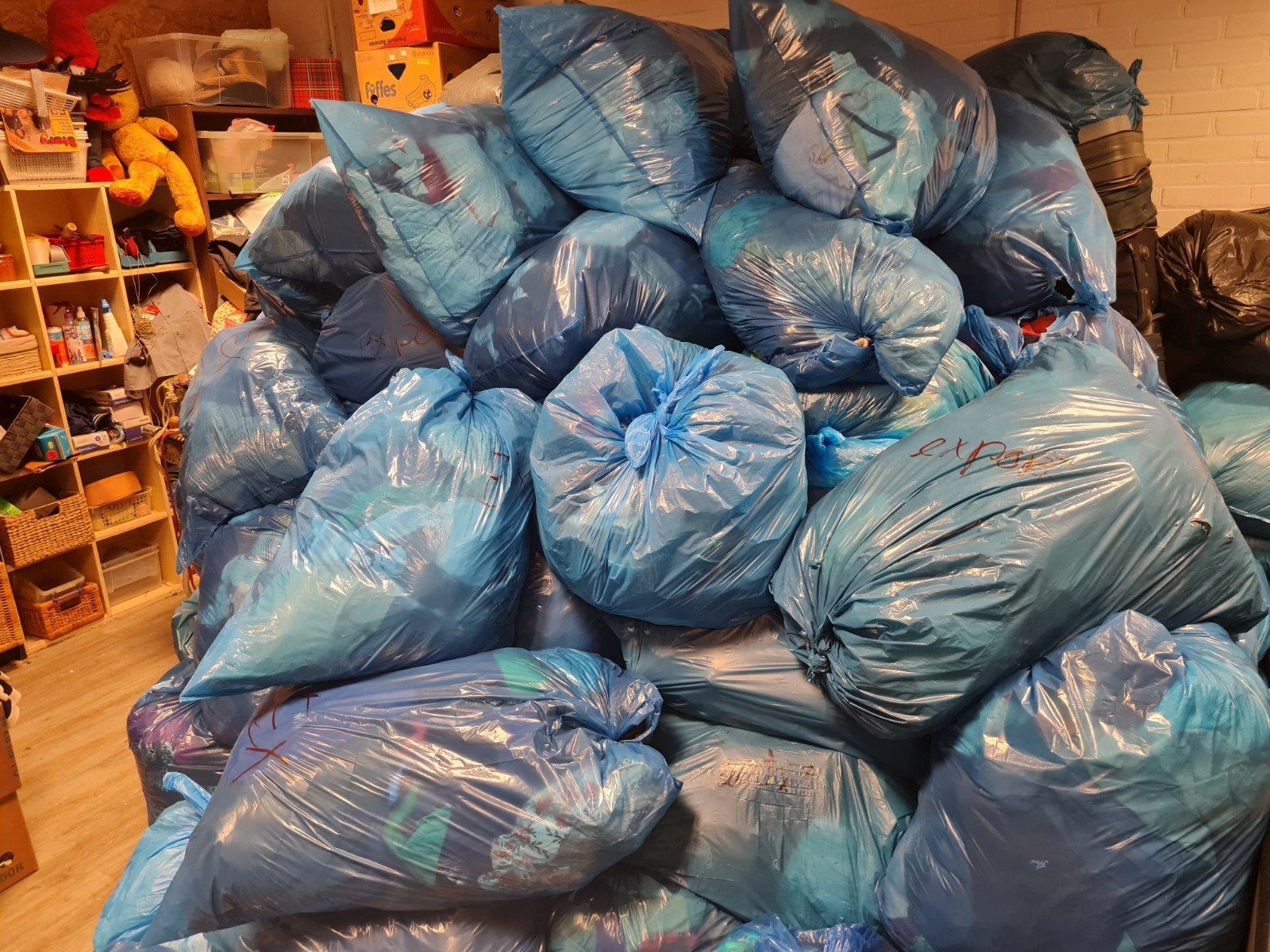 Grote partij kleding in zakken - diverse maten en stijlen, Ophalen, Diverse merken, Niet van toepassing, Niet van toepassing