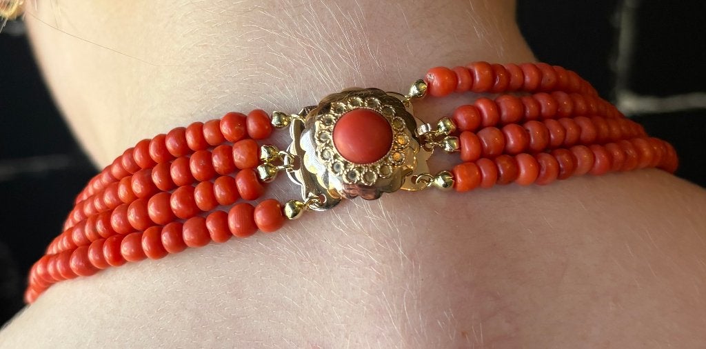 Bloedkoraal fraai antieke ketting 14k slot goud vintage dame, Ophalen of Verzenden, Goud, Ketting, Met edelsteen