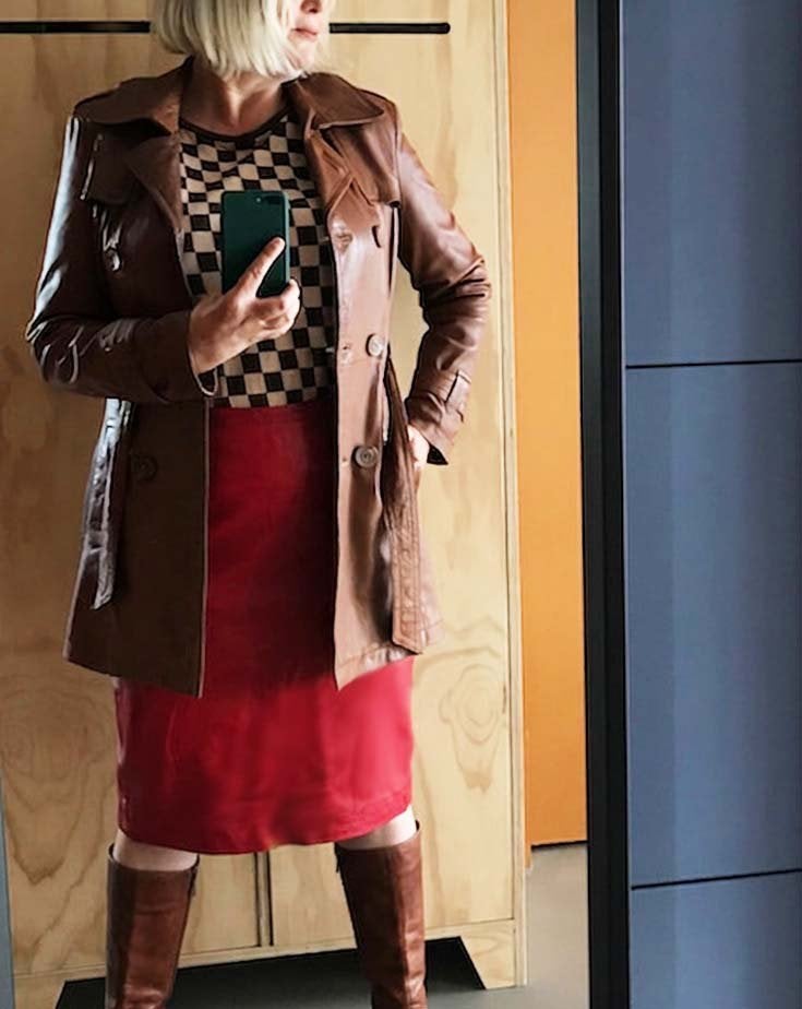 Pop of color ! stijlvolle vegan leather rok van Helena Hart, Maat 42/44 (L), Knielengte, Gedragen, Rood