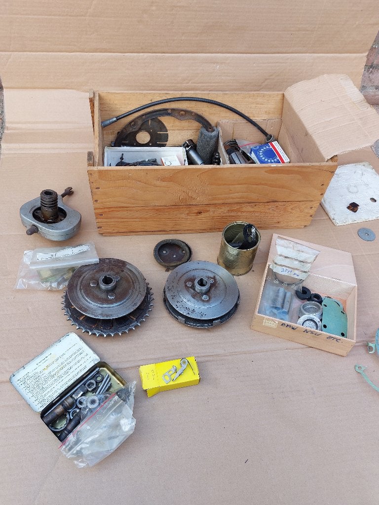 kist met NSU oldtimer motor onderdelen motorblok tandwiel, Motoren, Ophalen of Verzenden