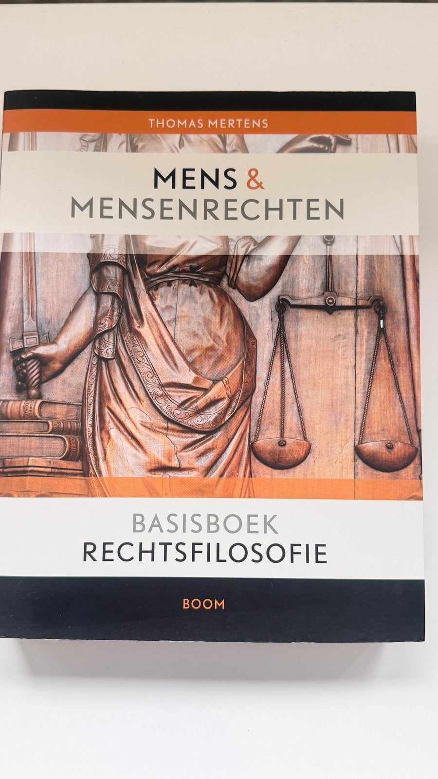 Mens & mensenrechten, Ophalen, Zo goed als nieuw