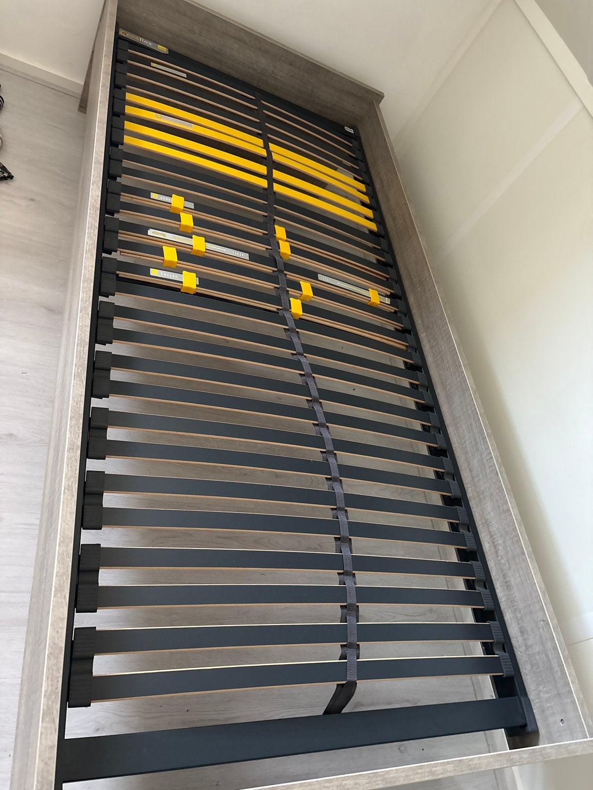 Bossflex 400 lattenbodem - Zo goed als nieuw, Ophalen, 90 cm, Eenpersoons, Bruin